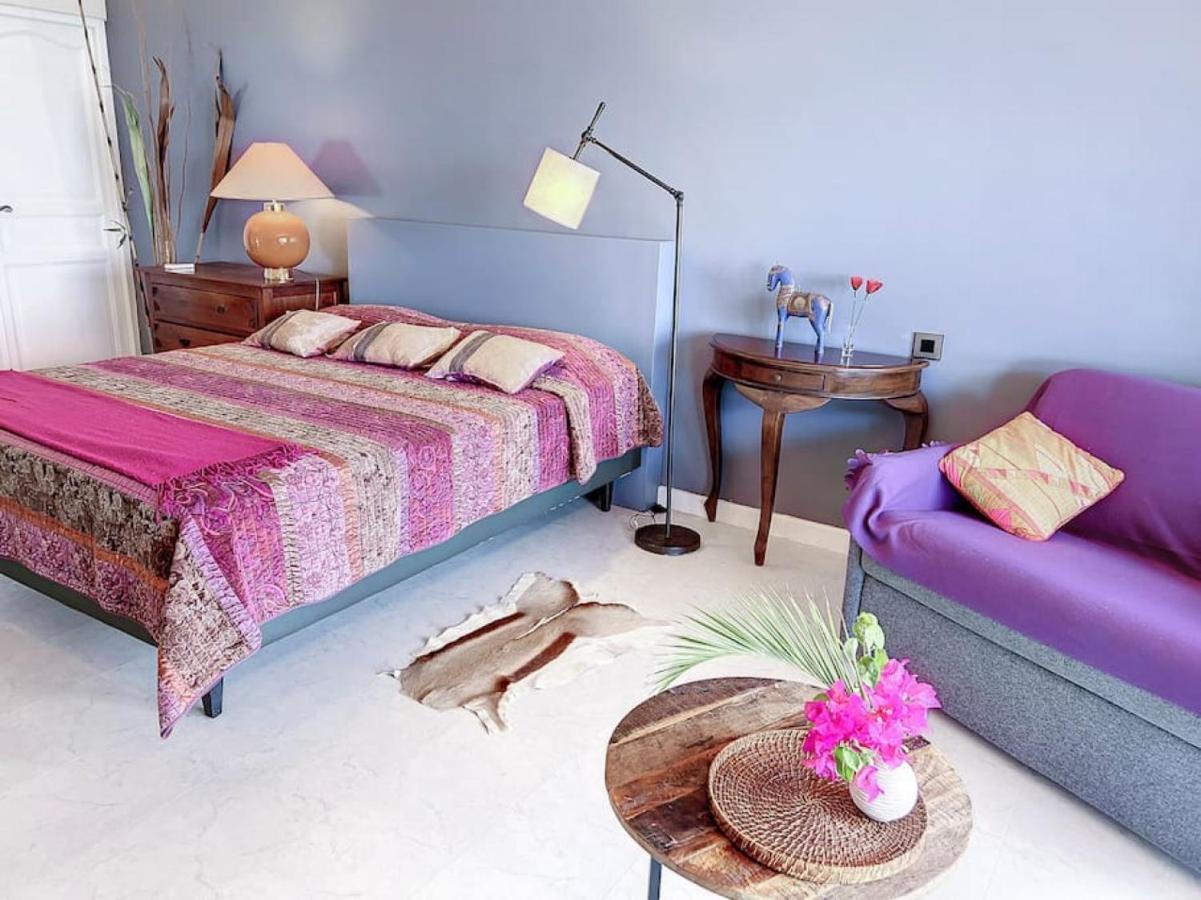Blue Room In A Shared Villa Diamant With Communal Pool And Sea View Grand Case Exterior foto