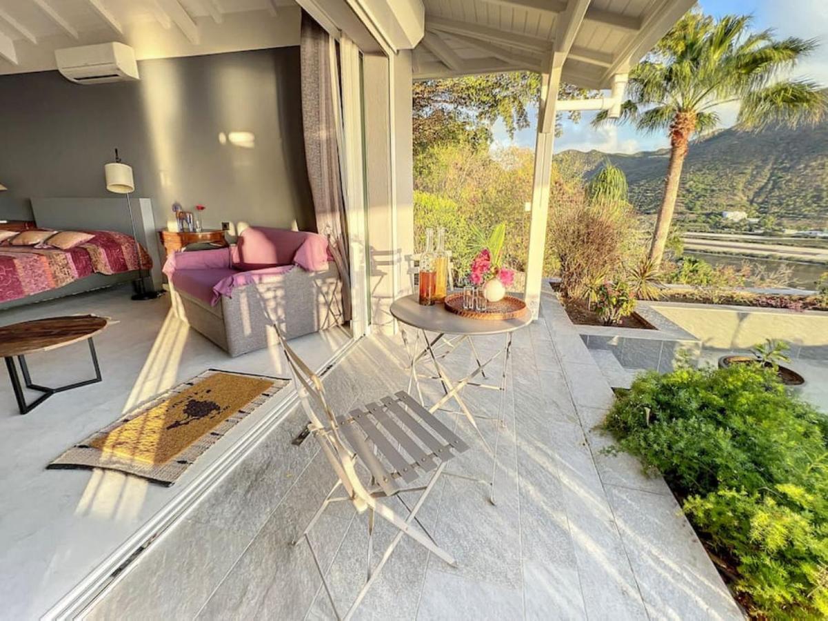 Blue Room In A Shared Villa Diamant With Communal Pool And Sea View Grand Case Exterior foto