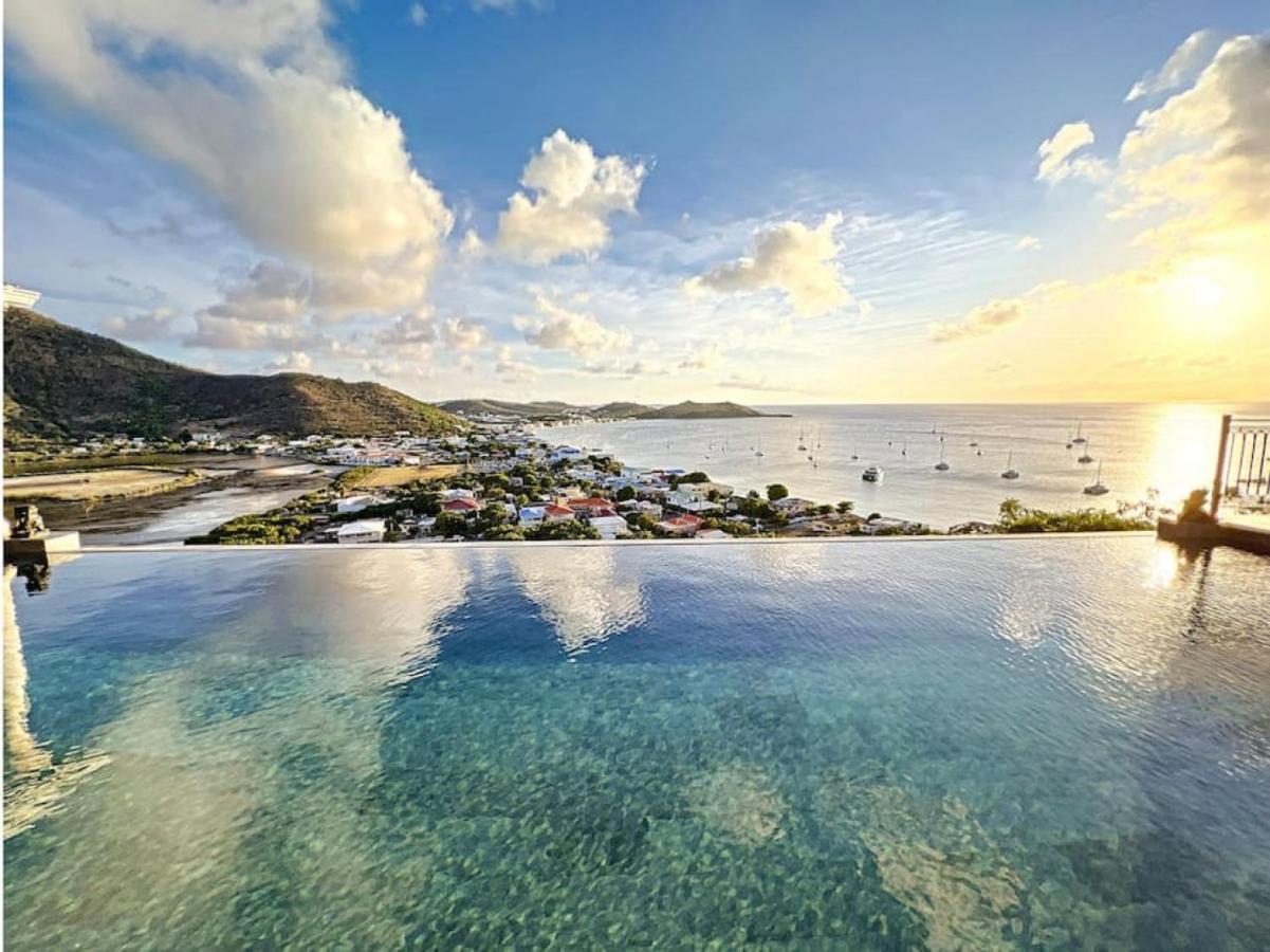 Blue Room In A Shared Villa Diamant With Communal Pool And Sea View Grand Case Exterior foto
