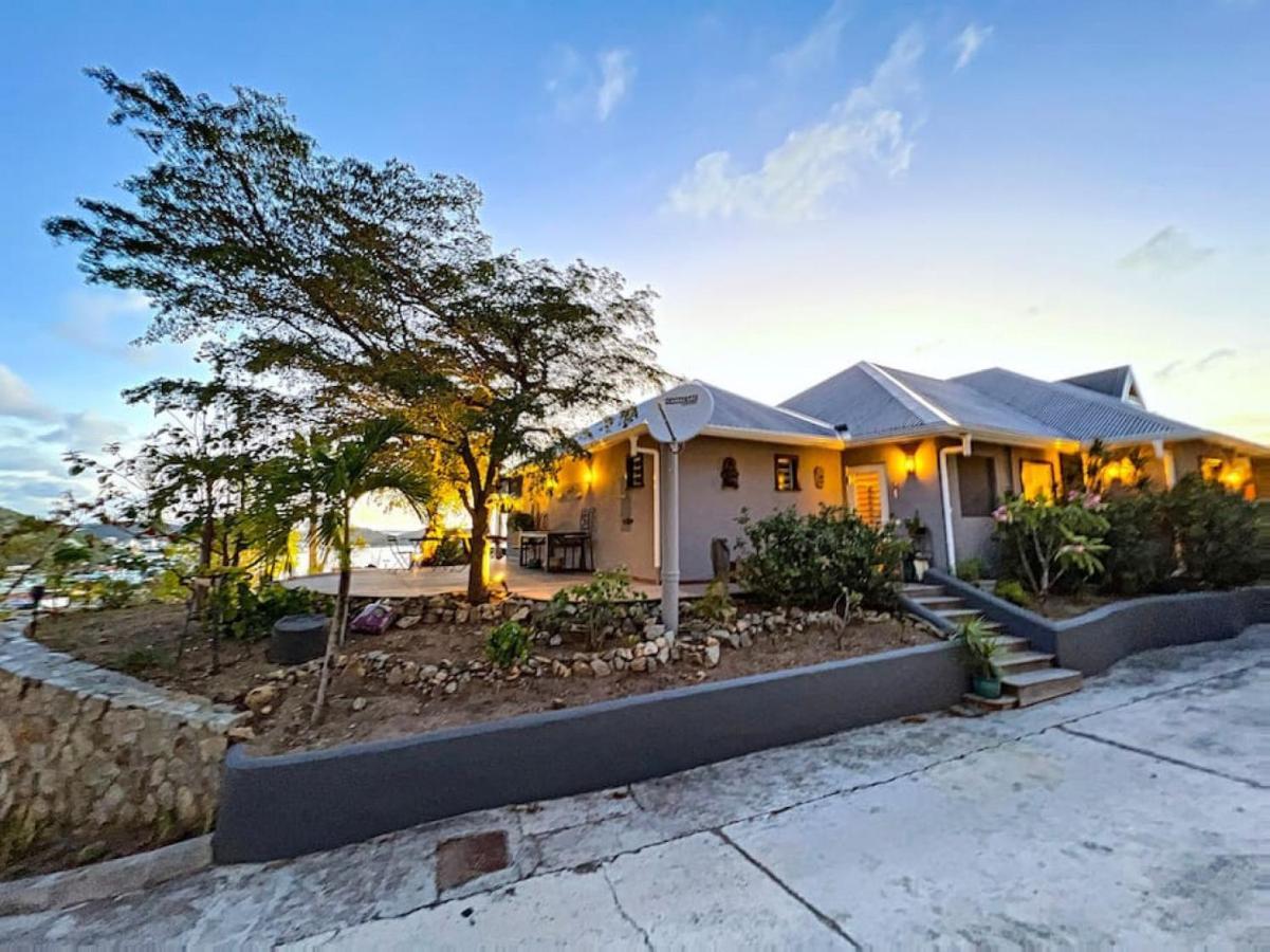 Blue Room In A Shared Villa Diamant With Communal Pool And Sea View Grand Case Exterior foto